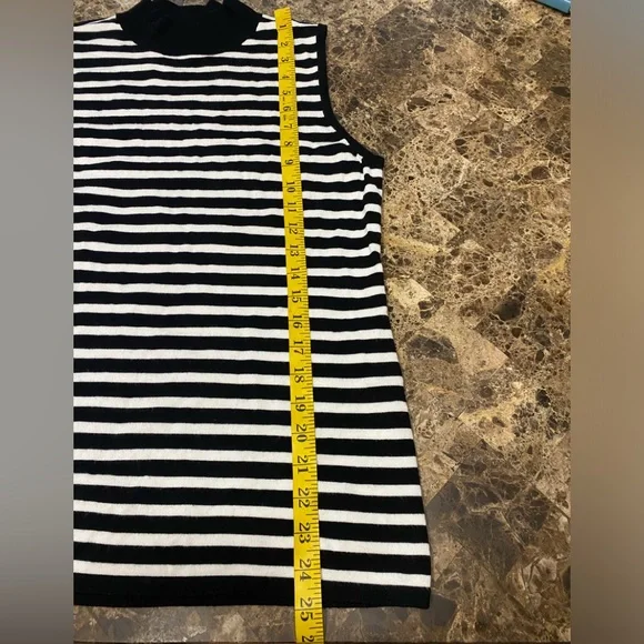 GUC White House Black Market sleeveless sweater size L - Picture 5 of 8